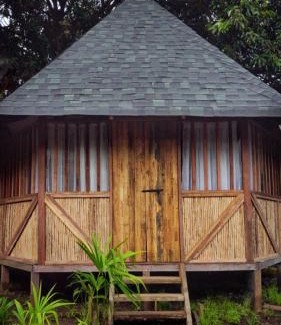 Bahia Solano House | PRIMITIVO LODGE & dive center