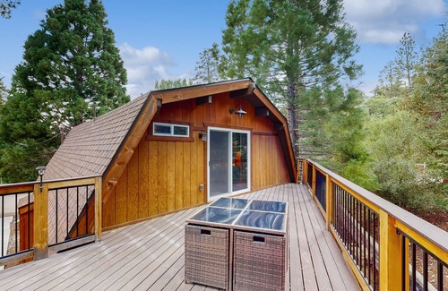 Upper Moonridge Cabin | Primrose Cabin #709