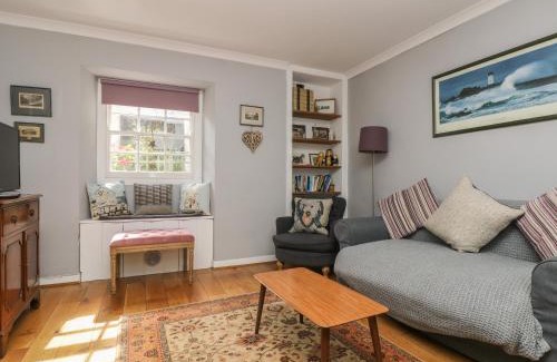 Mabe House | Primrose Cottage