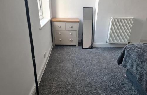 Stoke-on-Trent Apartment | Primrose Stays - 3 bedroom House