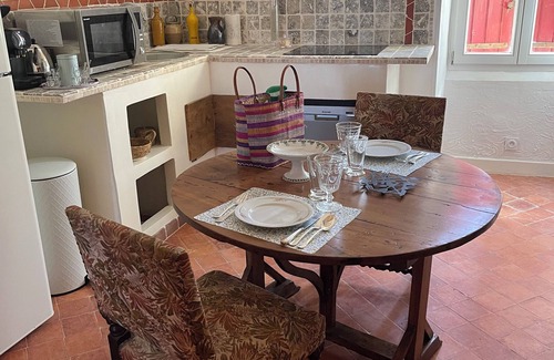 Gigondas Apartment | PRINCE DE PROVENCE apartment for 2 on 1 floor pets allowed under 16 kg