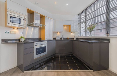 Brighton City Centre Apartment | Princes Suite | Sleeps up to 3 | Central