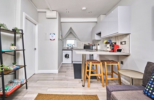 Portrush Apartment | Princess Blue 3 ~ Quiet and Cosy Penthouse Retreat