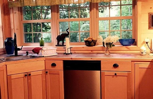 Naples Cabin | Pristine and Cozy Cabin Rental Overlooking Pond near Rochester, New York