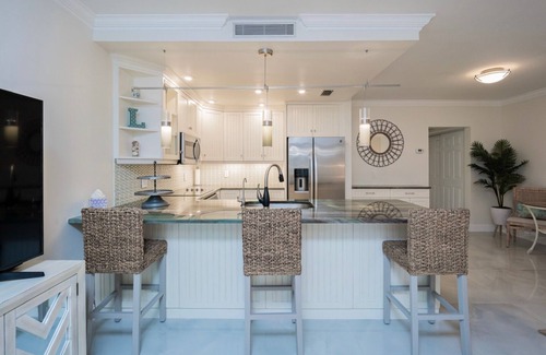 Delray Beach Condo | Pristine Beach Hideaway steps from the Beach in Delray Beach