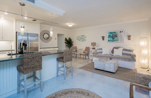 Delray Beach Condo | Pristine Beach Hideaway steps from the Beach in Delray Beach
