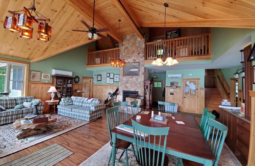 Dedham Cottage | Pristine Lakefront Cottage in Maine 30 miles from Acadia National Park.