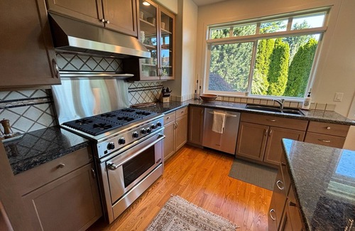 Bow House | Pristine, Lovely Samish Island Garden Home for Fall & Holiday Festivities