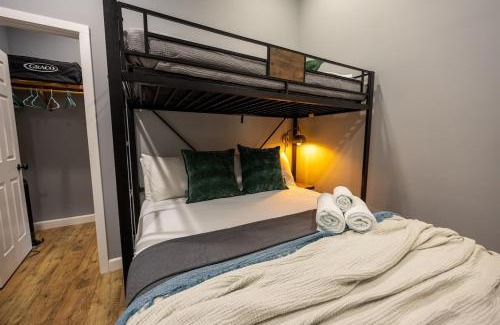 Normal House | Pristine Oasis, Hot tub, Pool bar, Bags,Fire-Table