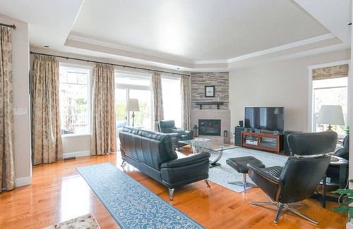 Cowichan Bay House | Pristine Rancher 3 bdrm rancher detached gym hot tub min to Cow Bay