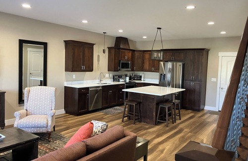 St. Anthony House | Pristine townhome near Sand Dunes with Ample Street Parking