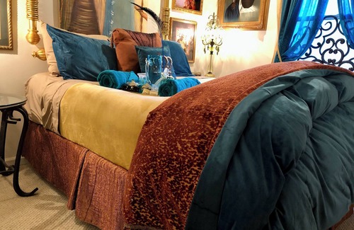 Oxon Hill Bed & Breakfast | Private Stay By MadlyGiving - At National Harbor