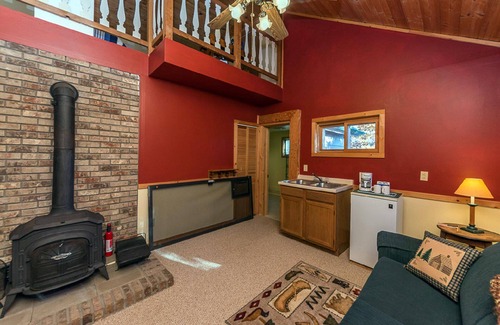 Lake Shore House | Privacy With Over 400 Feet Of Lake Shore On Gull Chain