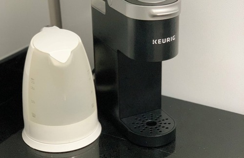 Burnaby House | Private 1-bedroom basement suite in Burnaby with WiFi and more!