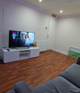 Wallsend Apartment | Private 1bedroom home