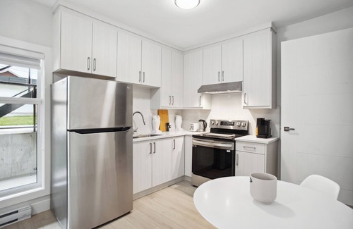 Central Lonsdale House | Private 1BR Suite, New Build, 2 Guests, No Smoking