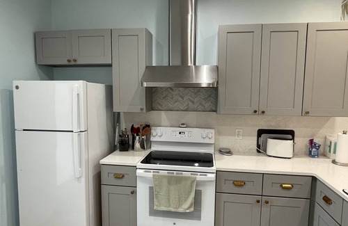 Lake Worth Cottage | Private 2bd/2bth Guest house overlooking 3 acres