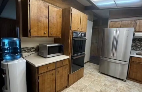 Boardman House | Private 3 Acre House + 30 amp Hookup.