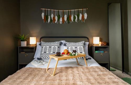 Severn Beach House | Private 3Bed-Parking-Sleeps5-By FabAccommodation