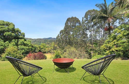 Burringbar House | Private 5 BD Home Nestled Amongst The Hinterlands