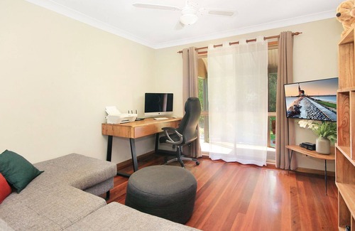 Burringbar House | Private 5 BD Home Nestled Amongst The Hinterlands