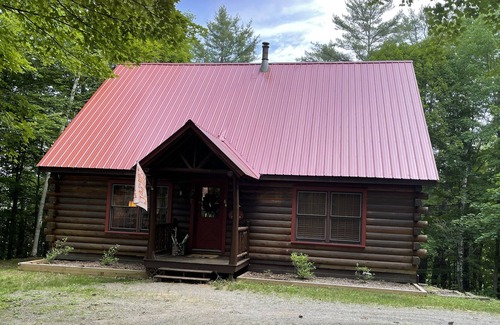 North Creek Cabin | Private Adirondack cabin located right between Gore Mtn and downtown North Creek