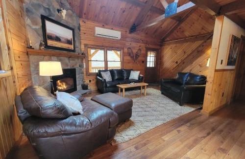 Nisbet House | Private and Cozy Cabin Close to Williamsport, PA