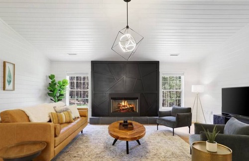 Dial House | Private and Peaceful~ Hot Tub~ Fire Pit~ Game Room