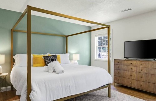 Dial House | Private and Peaceful~ Hot Tub~ Fire Pit~ Game Room