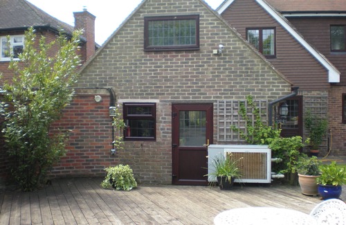 Aldwick Apartment | Private Annex With Heated Swimming Pool