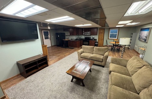 Albany Apartment | Private Apartment Sleeps 6+, Capital Region near everything!