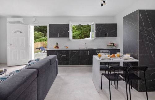 Kontokali Apartment | Private apartment with swimming pool just 1.2 klm from the beach!