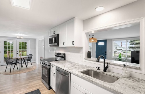 Point Lookout House | Private Bay Retreat Peaceful Vibes & Semi-Private Beach at "Bliss on the Bay"