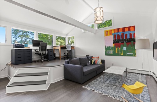 Norwalk House | Private Beach Community, Long Island Sound Water Views