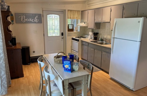 Bonnet Shores House | Private beach; firepit, outdoor shower, AC, two kitchens, laundry, covered patio