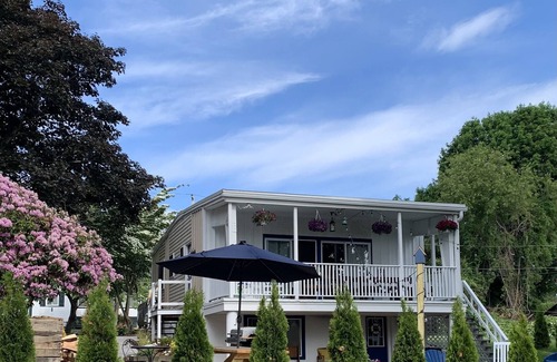 Bonnet Shores House | Private beach; firepit, outdoor shower, AC, two kitchens, laundry, covered patio