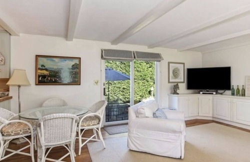North Chatham House | Private Beach, Gorgeous Walkable Neighborhood Surrounded by Water, Pets Welcome