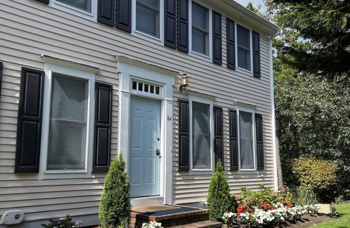 South Chatham House | Private Beach on Pond, Linens Included, Kayak & Canoe. All Rooms w/Pond Views!