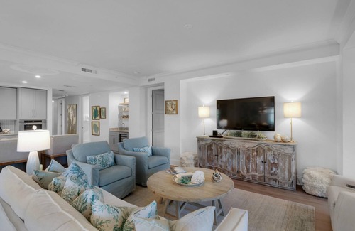 Rosemary Beach Cottage | PRIVATE BEACH/POOL ACCESS-Urban Flair/Coastal Chic-Minutes to Beach-4 Bikes