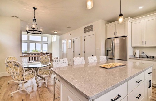 East Ocean View House | Private Beachfront Modern Villa: Outdoor Shower!