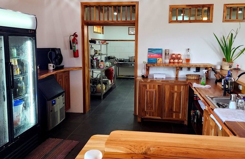 Canoa Hotel | Private Beachfront Resort: Sleeps 20+, Pool & Bar