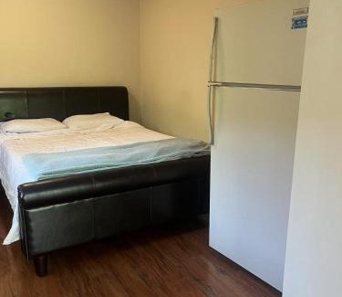 Downtown Victoria Apartment | Private bedroom close UVIC