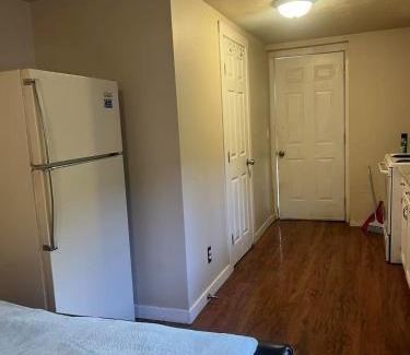 Downtown Victoria Apartment | Private bedroom close UVIC