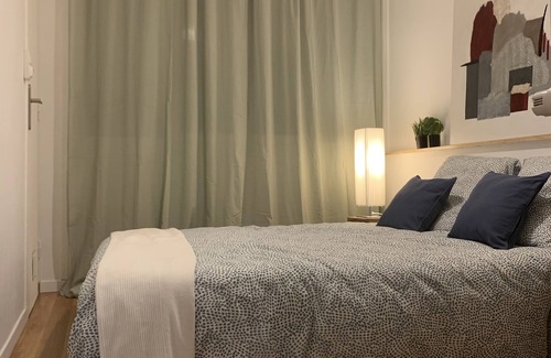 Bron Bed & Breakfast | Private bedroom plus shower room and toilet