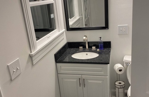 Ewing House | Private bedroom with bathroom-private entrance