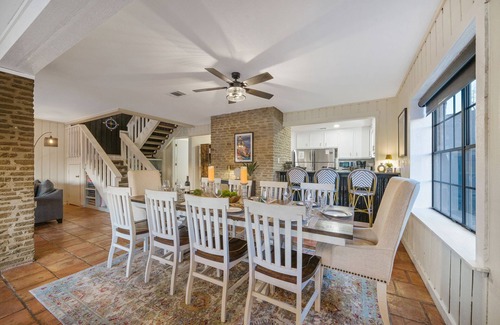 Burnet House | Private Boat Launch | Lakefront | Putting Green | Firepit