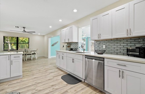 Lake Worth House | Private Coastal Chic 3BR Retreat