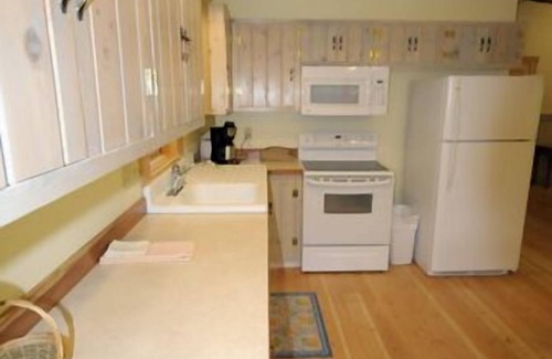 Pray Cabin | Private, Comfortable Cabin Set Near A Charming Creek.