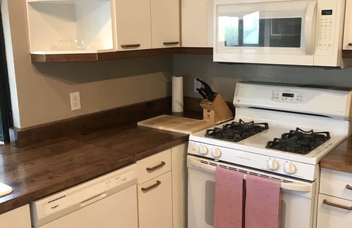 Carpinteria House | Private community Home, near to Beach and steps to pvt. community pool!