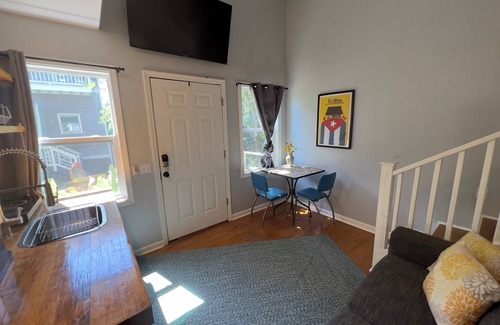 Chosewood Park Apartment | Private + Cozy Guest House in The Heart of Atlanta